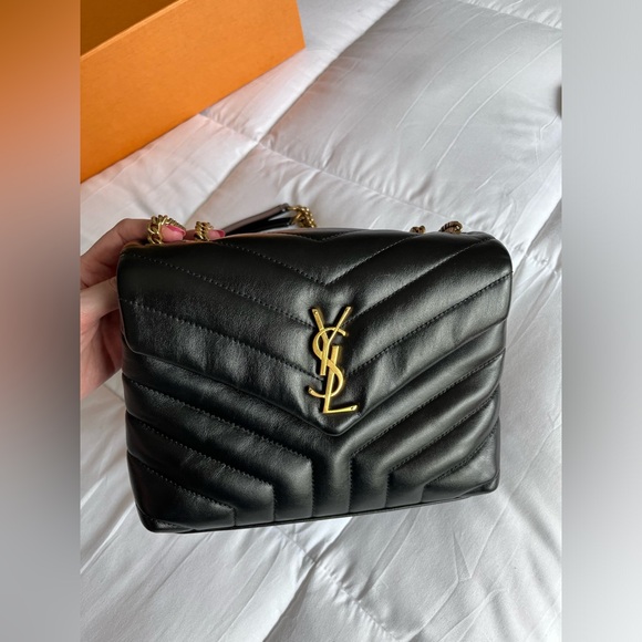 YSL Loulou Small Shoulder Bag in Quilted Leather - Picture 6 of 15